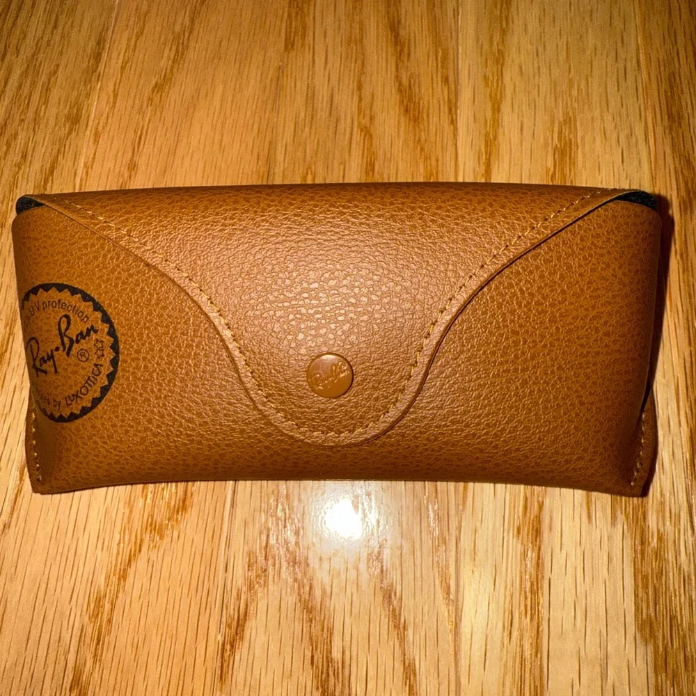 Ray-Ban Tan Sunglasses Holder and Cloth cleaner